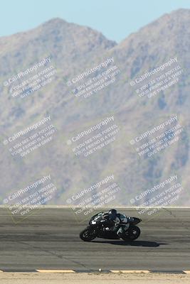 media/Oct-30-2025-Racers Edge (Thu) [[dabbdaf680]]/3-B Group/Session 2 (Bowl Exit)/